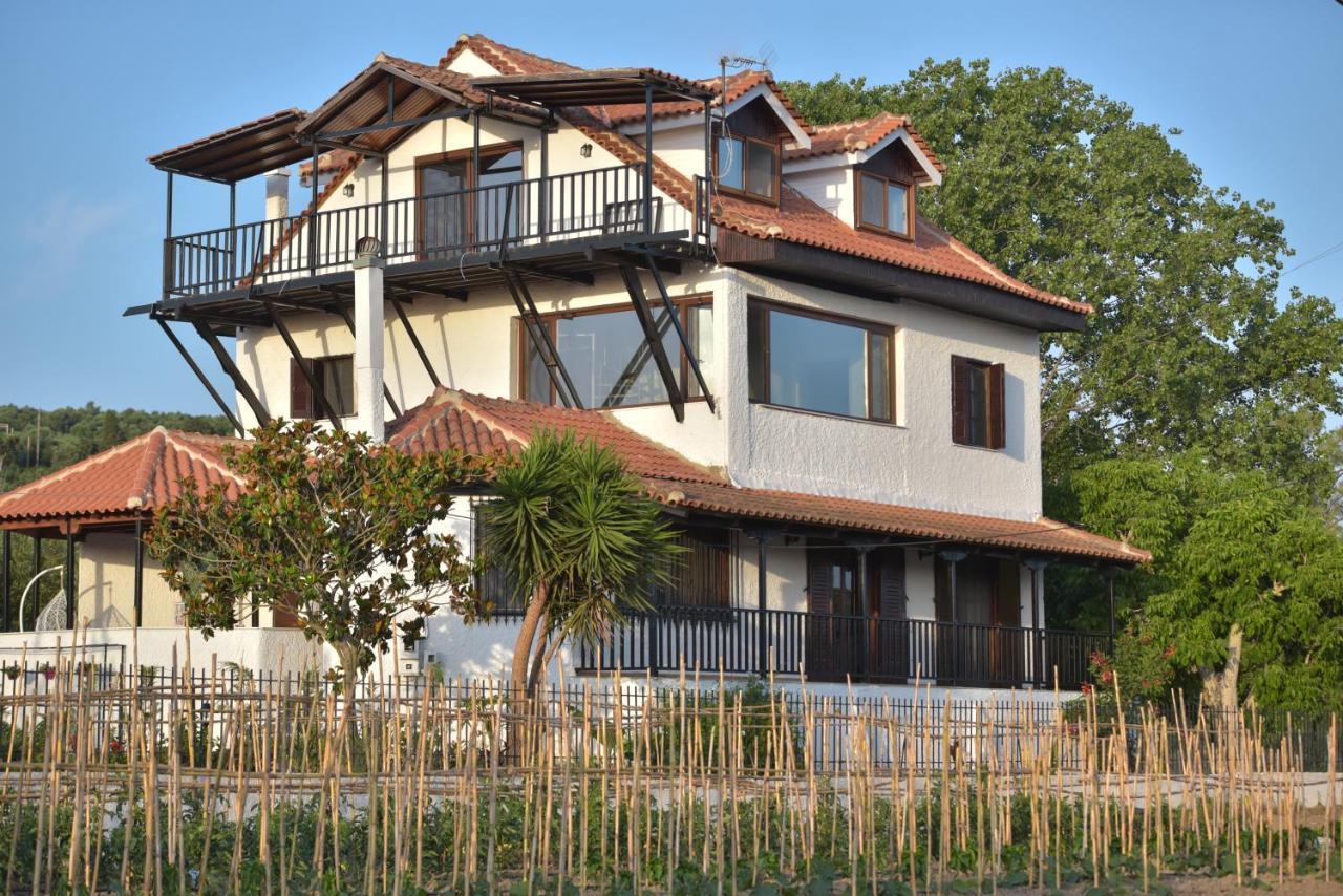 Alexandre Maison Beachfront Gialova Vacation Home Экстерьер фото